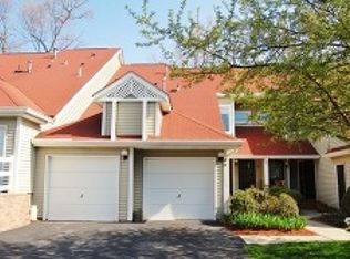 22 Red Oak Ter, Oak Ridge, NJ 07438