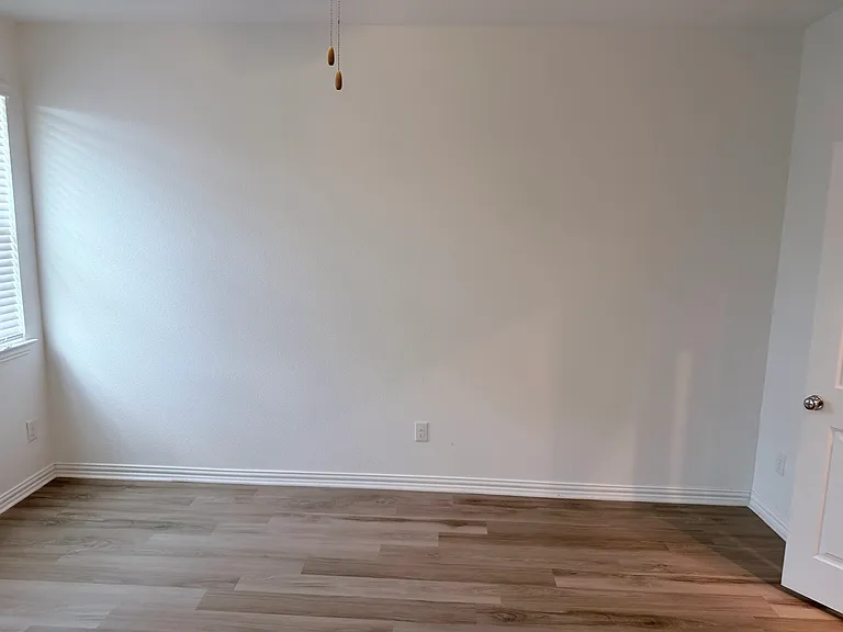 1833 Lake Grove Dr — Photo 17