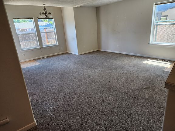 5th image of 1838 Alder Dr NE