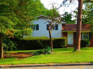 3915 Raintree Dr, Greensboro, NC 27407