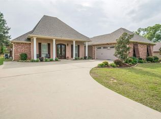 430 Honeysuckle Ln, Longview, TX 75605
