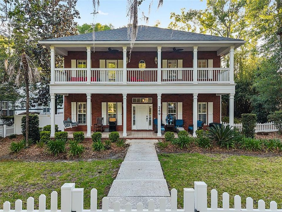 1st image of 240 SW 131st St