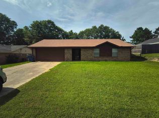 207 Yvonne Ln, Marshall, TX 75672