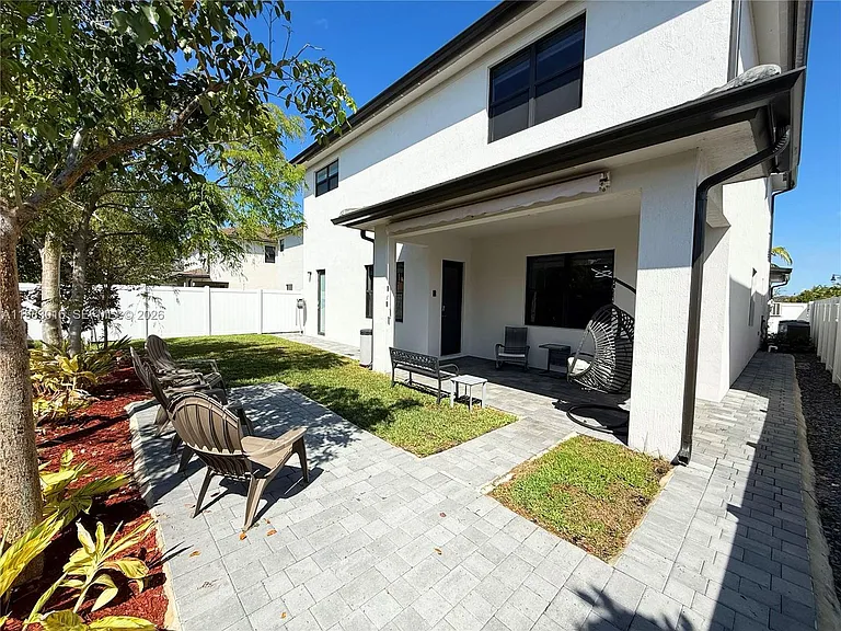 17410 SW 46th St — Photo 13