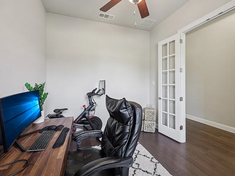 1656 Pegasus Dr — Photo 29