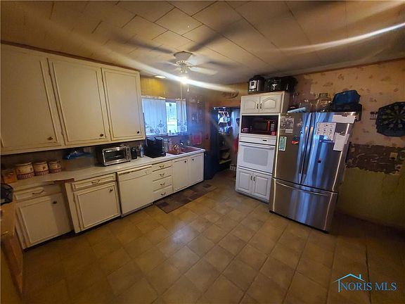 5th image of 725 Marseilles Ave