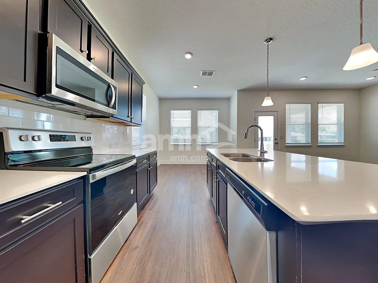 4 bed, 3.0 bath, 2222 sqft, $2,865 — Photo 3