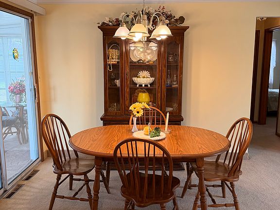 2 table leaves available