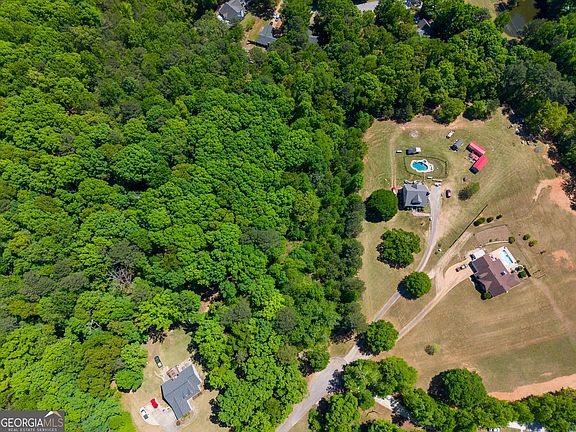 3rd image of 417 Rosser Rd
