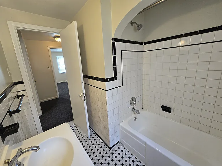 15205 Maplewood Ave — Photo 25