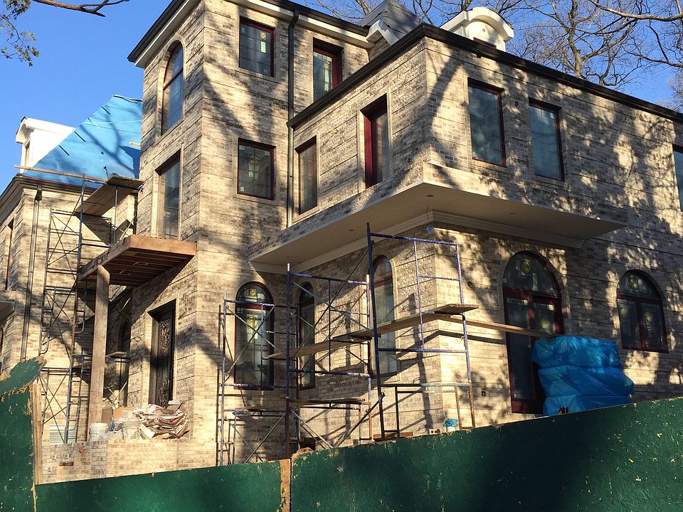 2nd image of 184-58 Radnor Rd