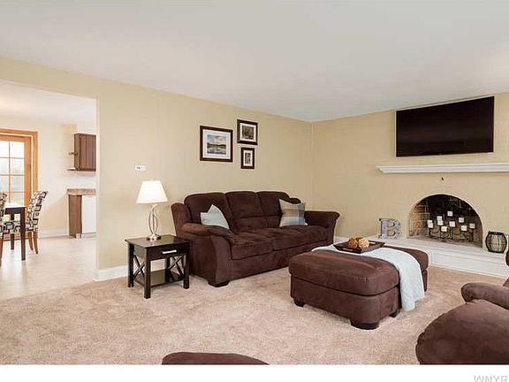 2nd image of 6 Evergreen Dr