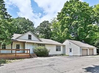 24860 Smithtown Rd, Shorewood, MN 55331