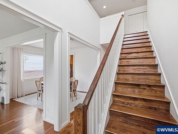 5th image of 3159 Hannah Ave SE