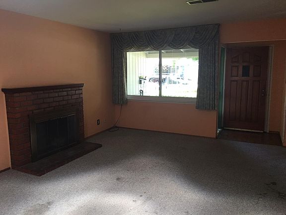 2nd image of 1472 Jeffery Ave