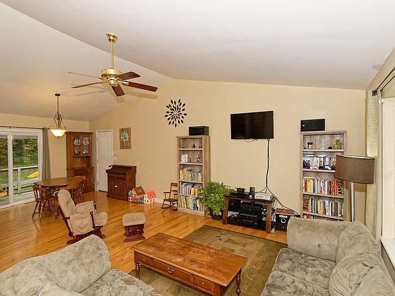 5th image of 207 Cochran Dr