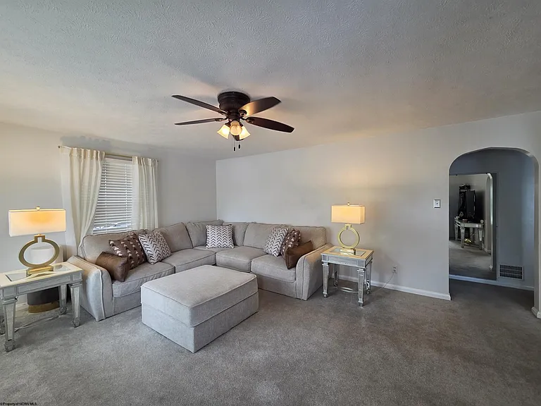 836 Fairmont Rd — Photo 4