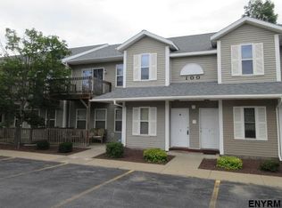 106 Cambridge Manor Dr, Scotia, NY 12302