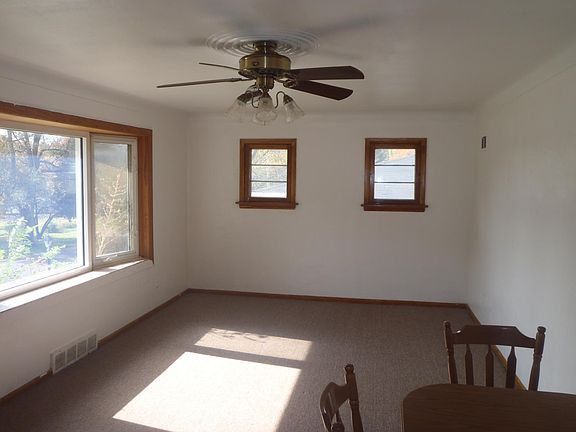 2nd image of 2565 Shirley Ave