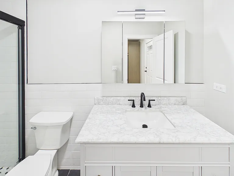 2142 S Fairfield Ave — Photo 12