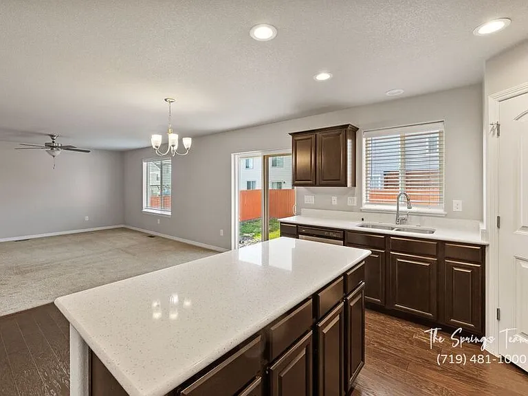 10898 Rowley Dr — Photo 17