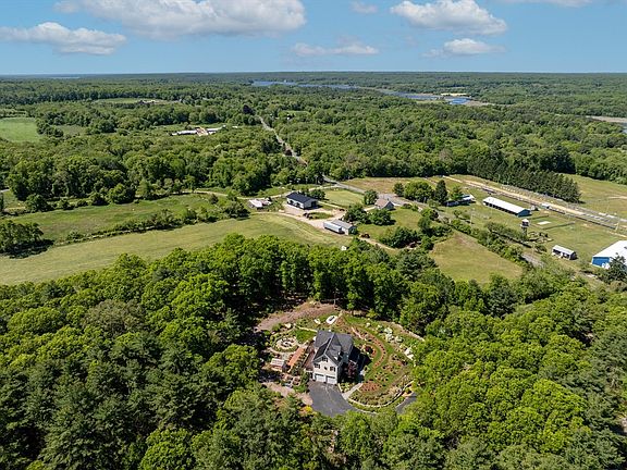 3rd image of 178 Pine Hill Rd