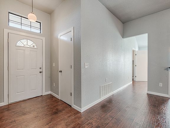 5th image of 3809 Teresa Dr