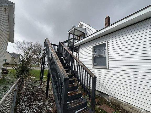 2nd image of 1110 N Apperson Way Unit B