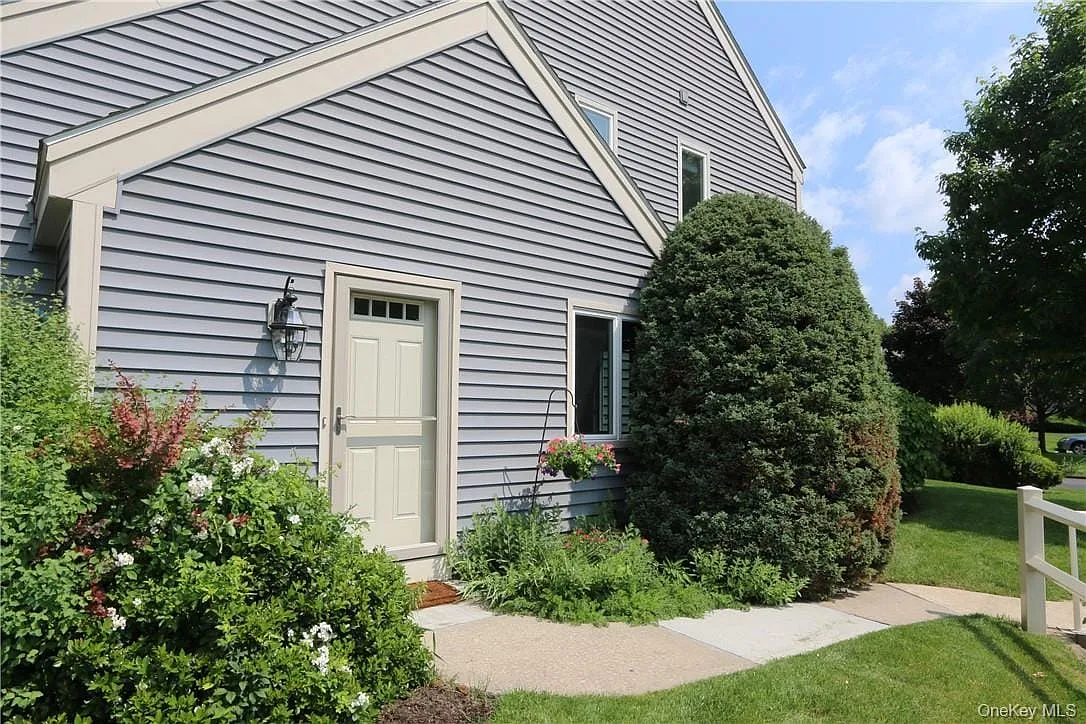2 bed, 2.0 bath, 1650 sqft, $3,400 — Photo 2