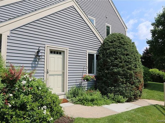 2nd image of 218 Stoneway Ln