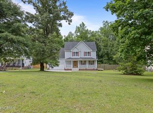 333 Osprey Point Dr, Sneads Ferry, NC 28460