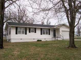 315 E Franklin St, Walnut Grove, MO 65770