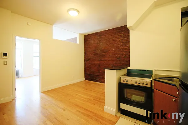 Rented by Link NY Realty | media 11