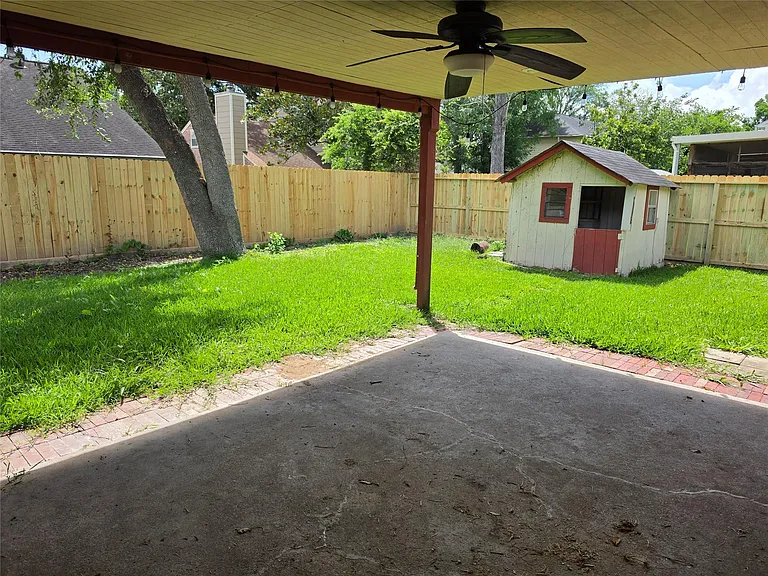 2304 Colleen Dr — Photo 15