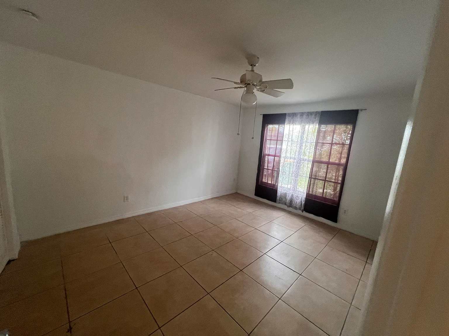 2 bed, 1000 sqft, $1,945 — Photo 4