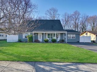 24 Imbrook Ln, Aberdeen, NJ 07747