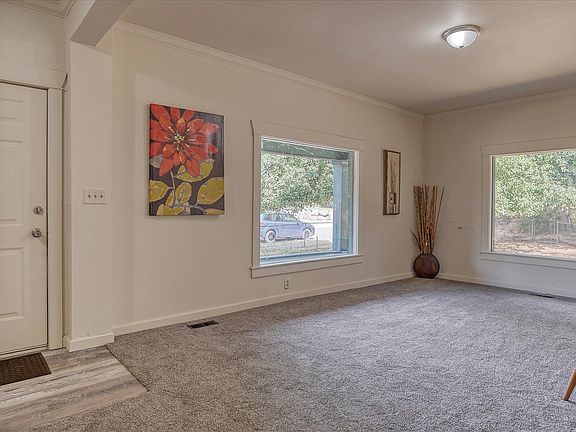 4th image of 2714 E Hartson Ave