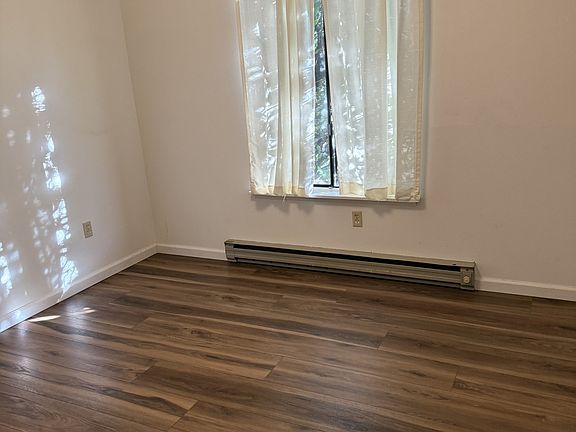 3rd image of 815 W Miner St #3