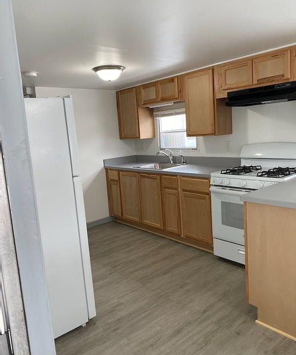 1st image of 1059 Candace Ln