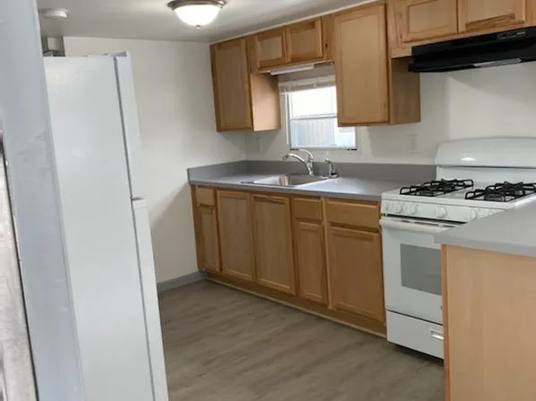 1059 Candace Ln, Madison Heights, MI 48071