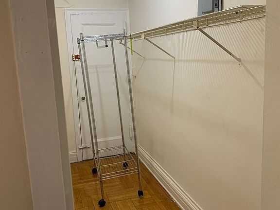 3rd image of 201 E 35th St APT 9D