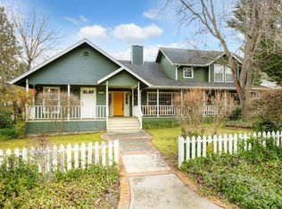 425 S 3rd St, Jacksonville, OR 97530
