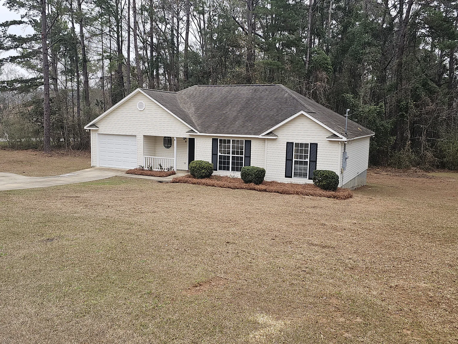 3 bed, 1480 sqft, $1,900 — Photo 1