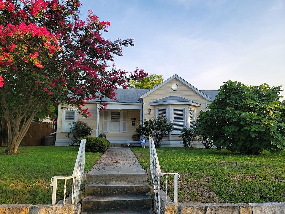 1st image of 2210 W Magnolia Ave