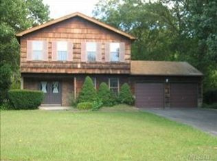 122 Bedell Pl, Melville, NY 11747
