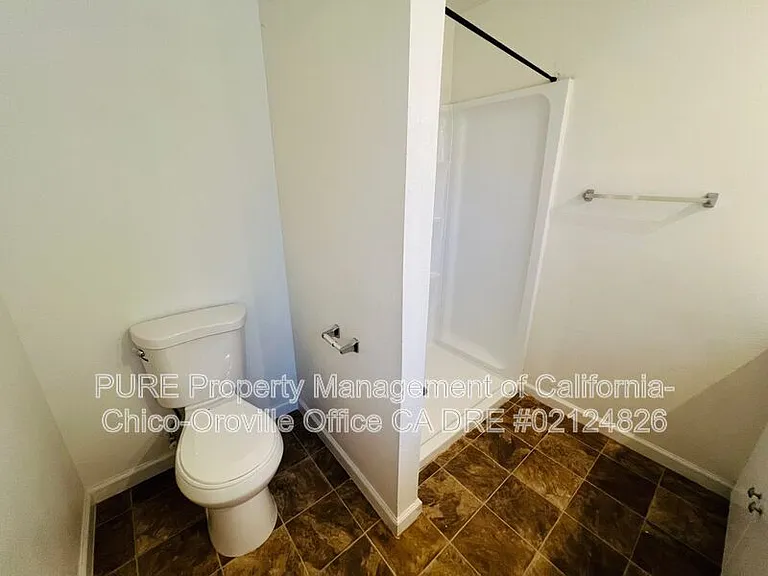 9210 Goodspeed St #B — Photo 10
