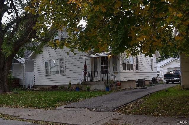 1st image of 810 Wayne Ave
