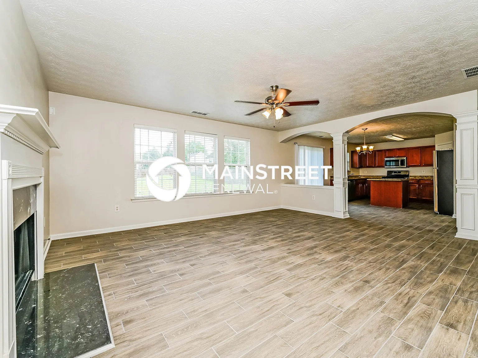 2334 Silver Maple Cir — Photo 2