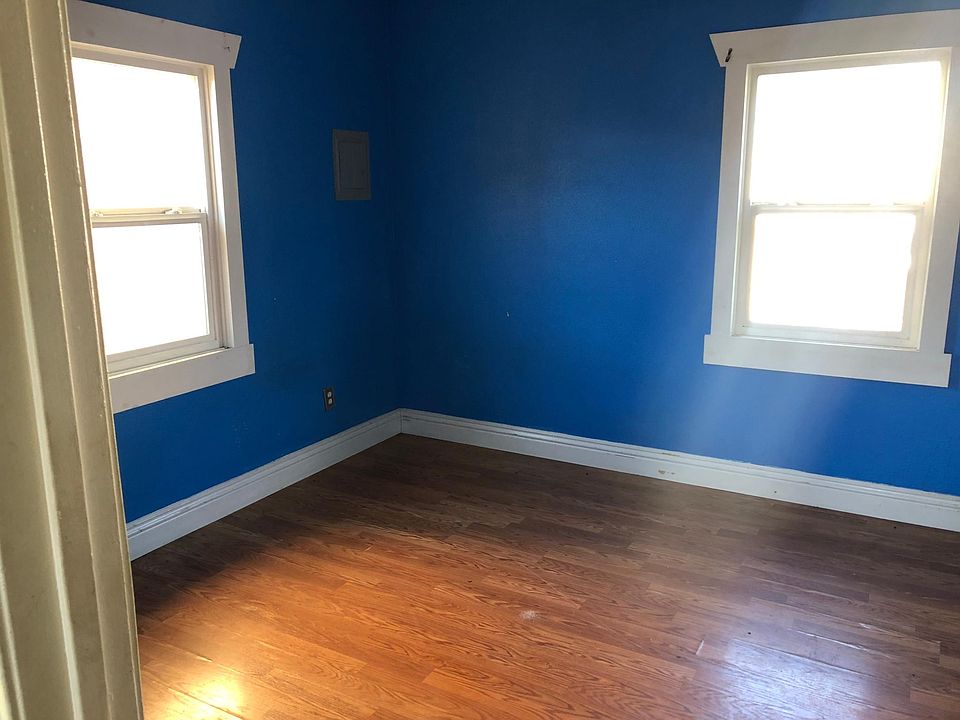 1st image of 4136 40th St