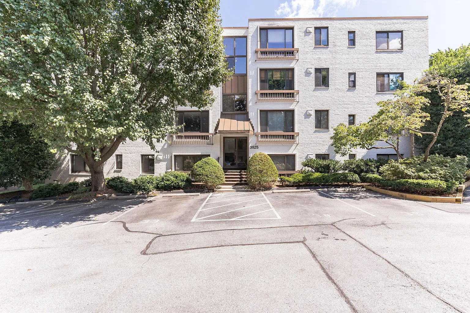 3825 Davis Pl NW APT 3 photo 1